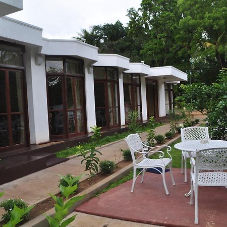 Melbourne Tourist Rest Otel Anuradhapura Dış mekan fotoğraf