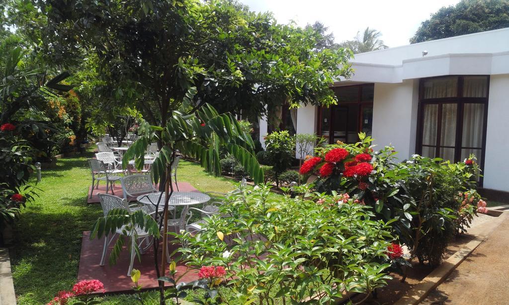 Melbourne Tourist Rest Otel Anuradhapura Dış mekan fotoğraf