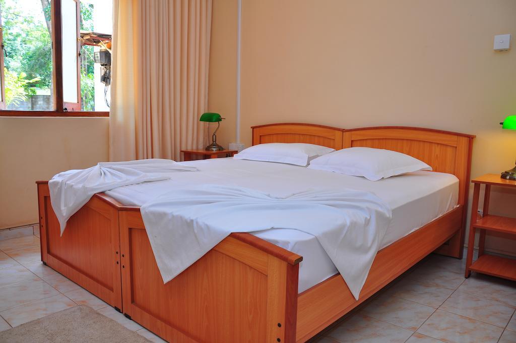 Melbourne Tourist Rest Otel Anuradhapura Oda fotoğraf