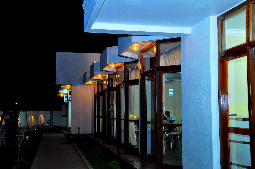 Melbourne Tourist Rest Otel Anuradhapura Dış mekan fotoğraf