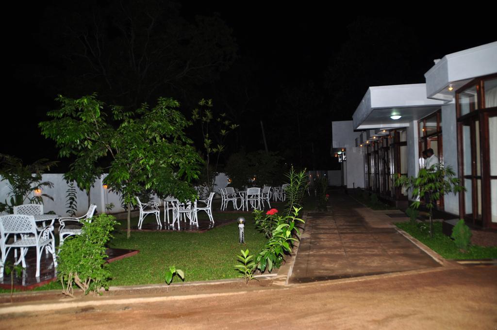 Melbourne Tourist Rest Otel Anuradhapura Dış mekan fotoğraf