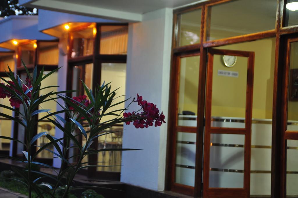 Melbourne Tourist Rest Otel Anuradhapura Dış mekan fotoğraf