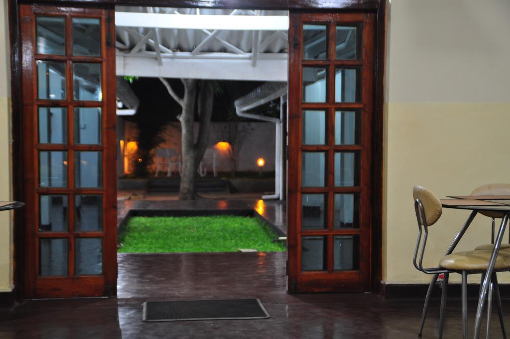 Melbourne Tourist Rest Otel Anuradhapura Dış mekan fotoğraf