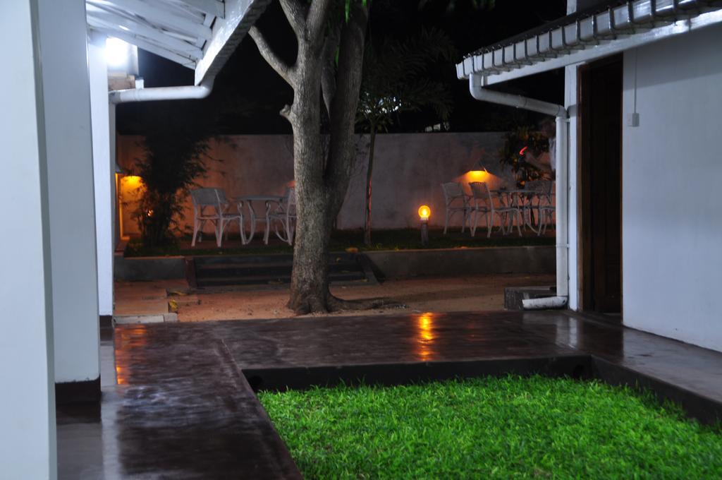 Melbourne Tourist Rest Otel Anuradhapura Dış mekan fotoğraf