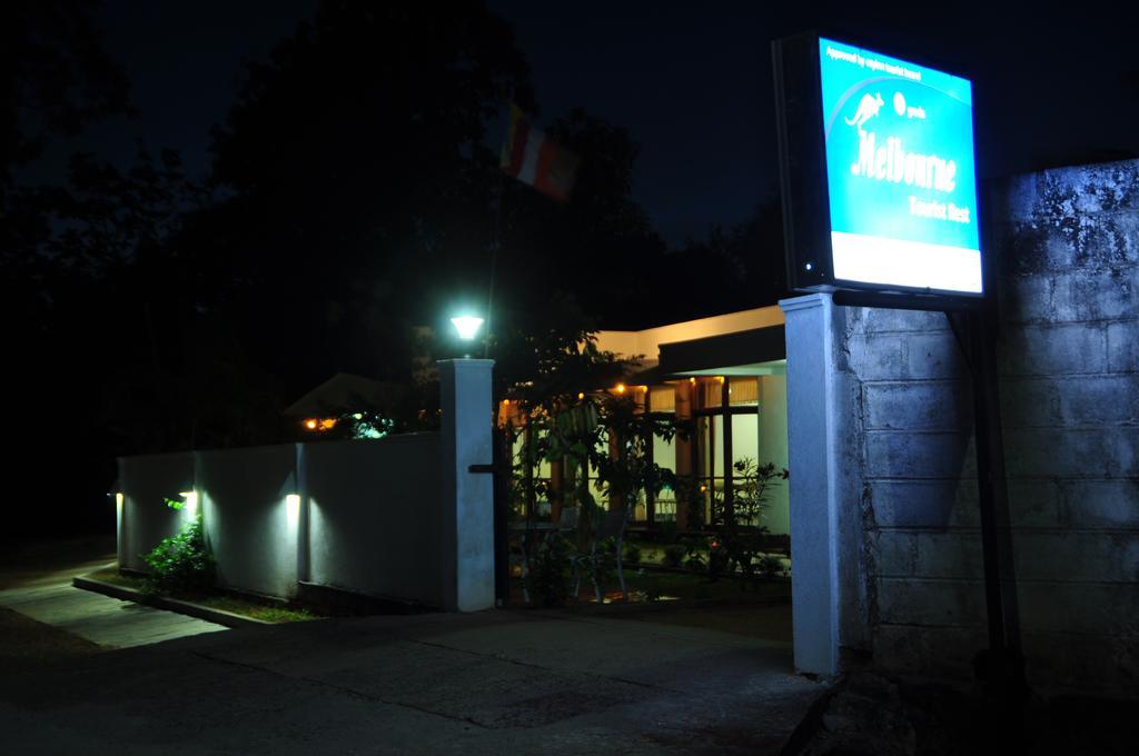 Melbourne Tourist Rest Otel Anuradhapura Dış mekan fotoğraf