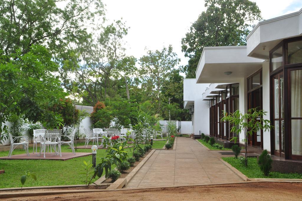Melbourne Tourist Rest Otel Anuradhapura Dış mekan fotoğraf
