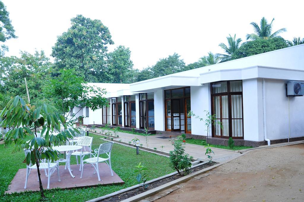 Melbourne Tourist Rest Otel Anuradhapura Dış mekan fotoğraf