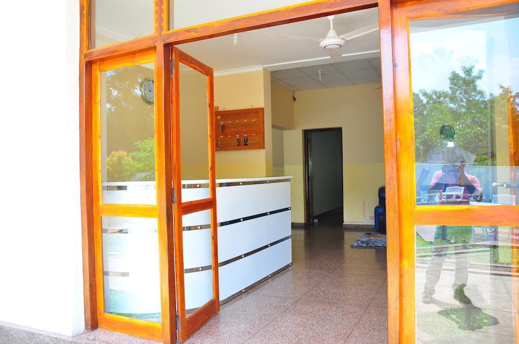 Melbourne Tourist Rest Otel Anuradhapura Dış mekan fotoğraf