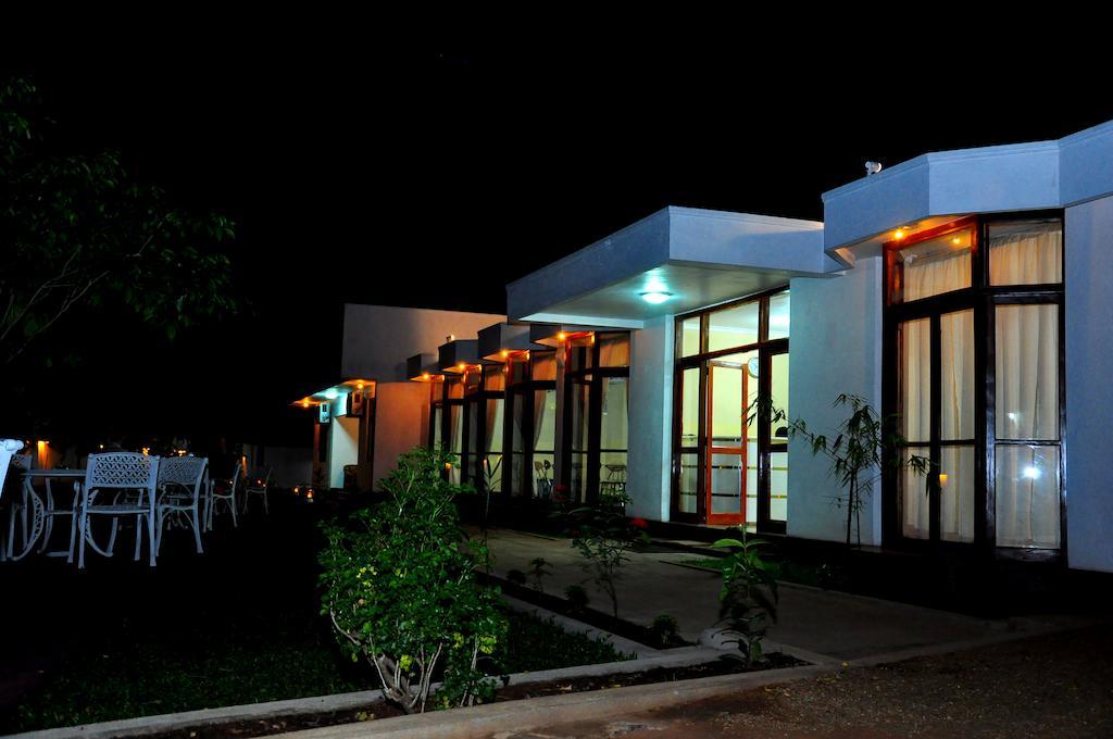 Melbourne Tourist Rest Otel Anuradhapura Dış mekan fotoğraf