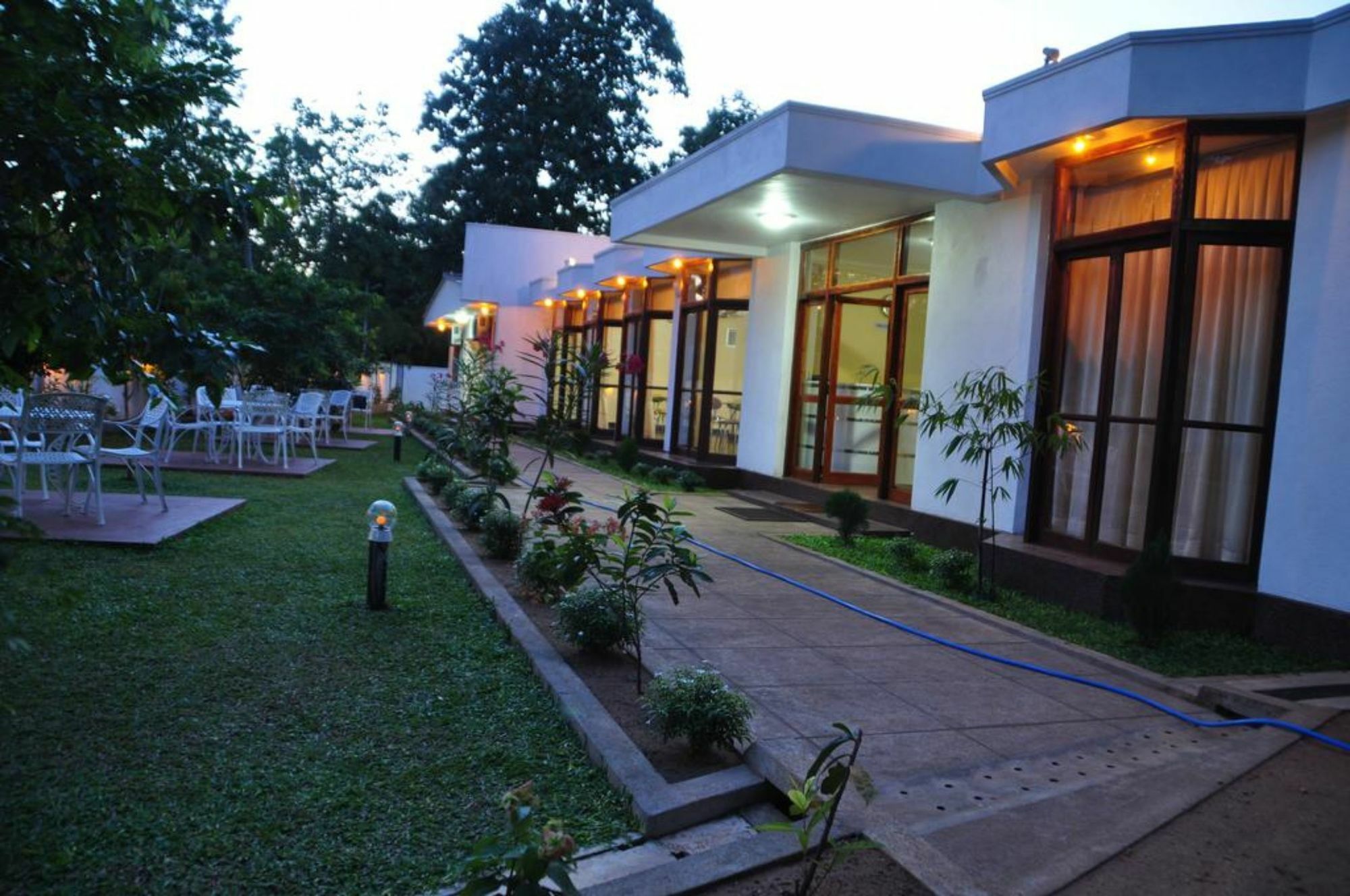 Melbourne Tourist Rest Otel Anuradhapura Dış mekan fotoğraf